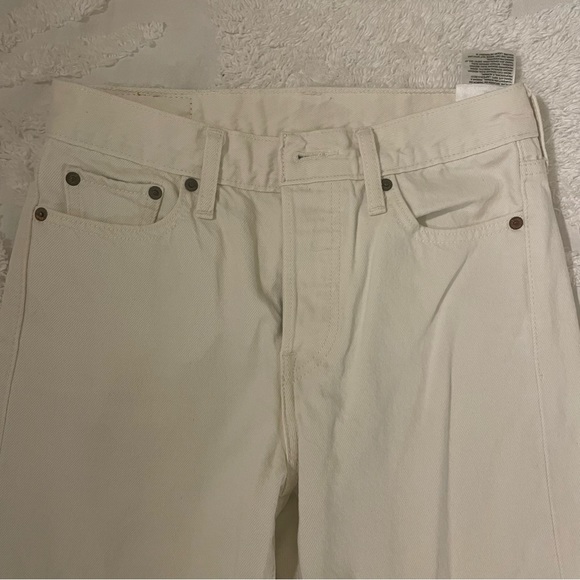 Levi’s White Jeans - Picture 2 of 5